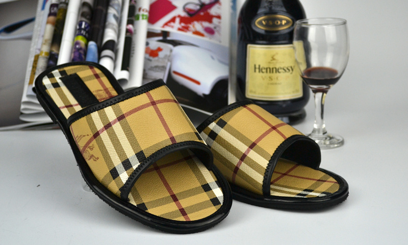2017 Burbry slippers man 38-46-086